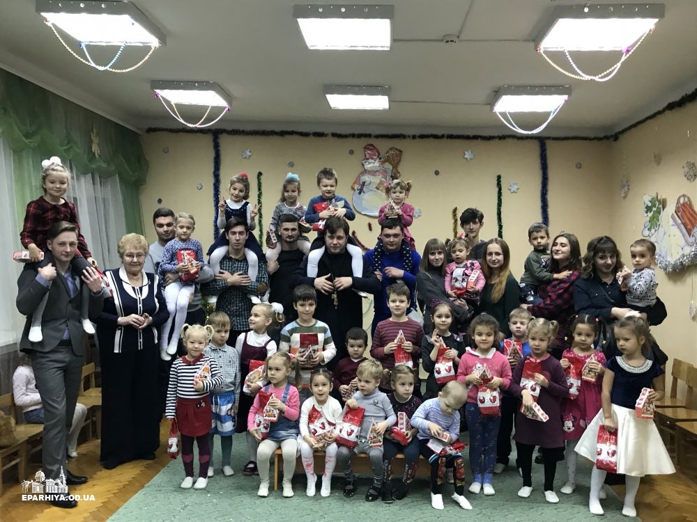 Клирики Одесской епархии посетили школы-интернаты для глухих и слабослышащих детей г. Одессы